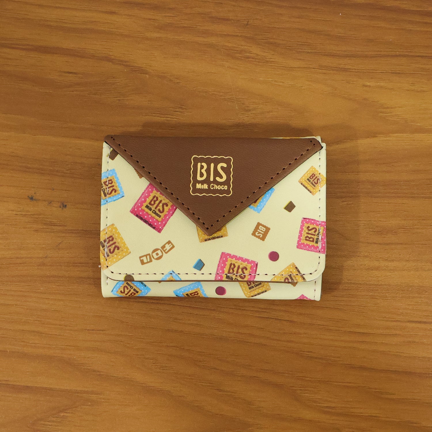 stylish wallet for men and women